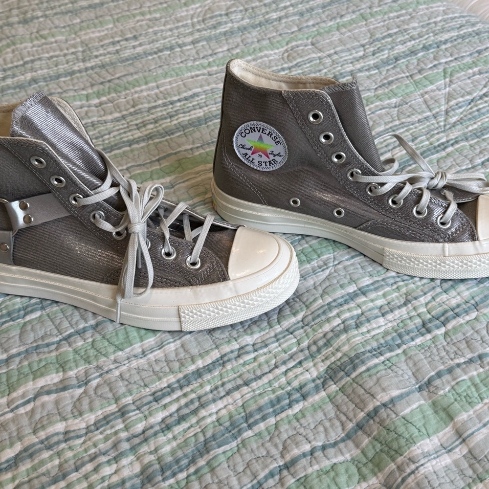 Converse Pride Sneakers Sleek Comfort NWOT - Picture 2 of 6
